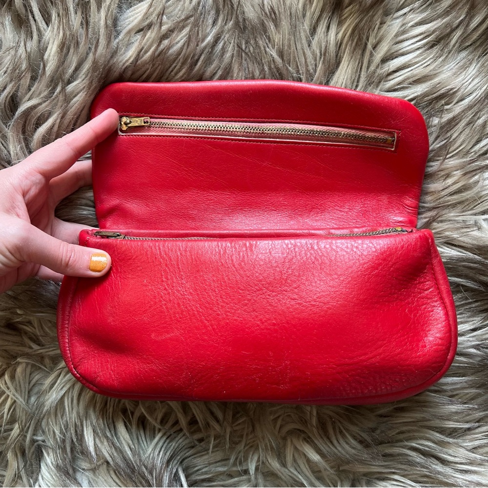 🌿SOLD🌿 Vintage Red Leather Handheld Clutch Purse 🍒 - Picture 2 of 5